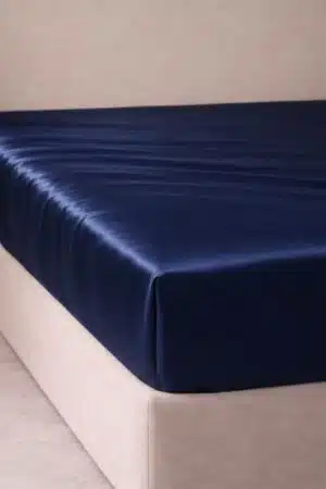 Készleten lévő termékek, karácsonyig megérkezik 27 Sötétkék lepedő 160x200 - szatén